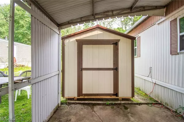 7443 Spillway DR #17, Lisbon, OH 44432