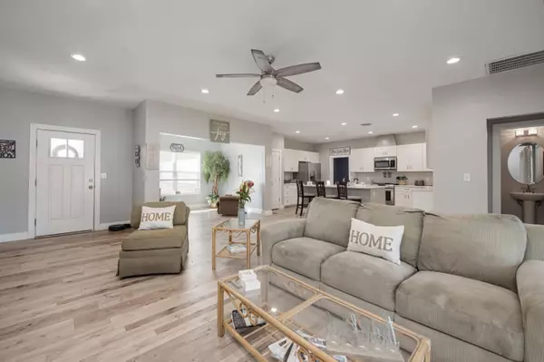 990 Ten Lake Drive, Defuniak Springs, FL 32433