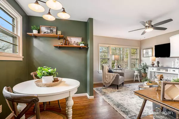 832 Emerald NE Avenue, Grand Rapids, MI 49503