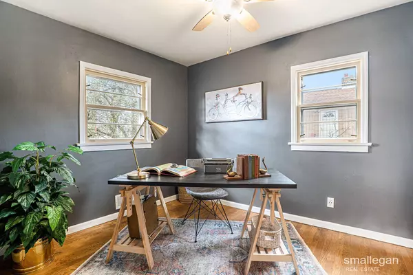 832 Emerald NE Avenue, Grand Rapids, MI 49503