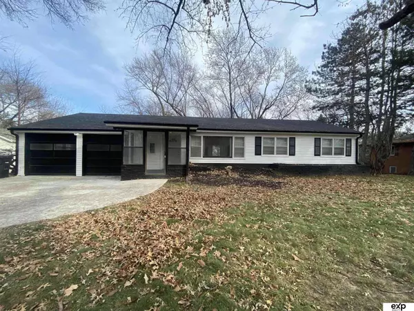 1721 S 116 Street, Omaha, NE 68144