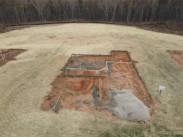 315 Pinnacle RD, Kings Mountain, NC 28086