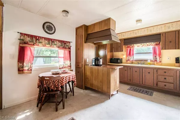 7443 Spillway DR #17, Lisbon, OH 44432