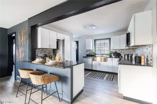 229 High, Niles, OH 44446