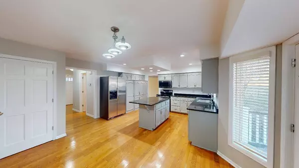 1905 Vernon DR S, Minnetonka, MN 55305