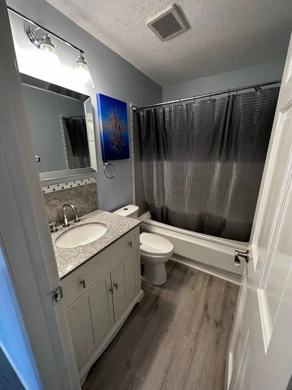 501 Parkside CIR, Burnsville, MN 55337