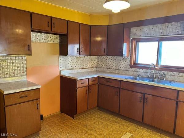 55300 Poplar ST, Bridgeport, OH 43912