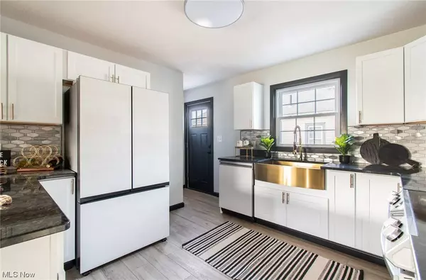 229 High, Niles, OH 44446