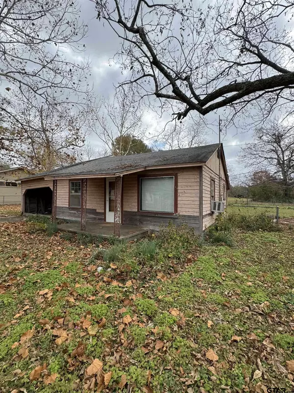 912 W Paschal St, Troup, TX 75789