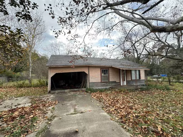 912 W Paschal St, Troup, TX 75789