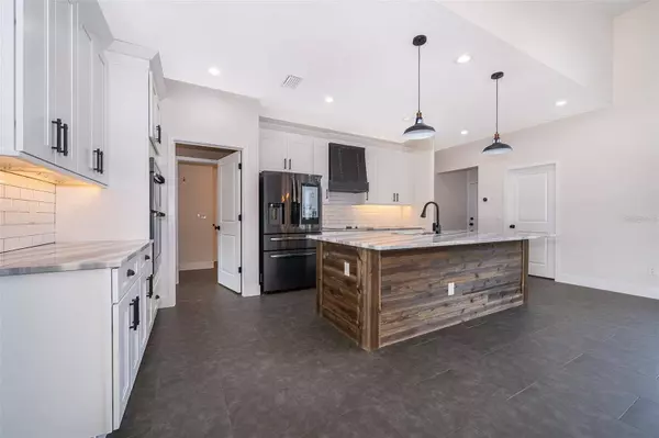 9801 LAKE GEORGIA DR, Orlando, FL 32817