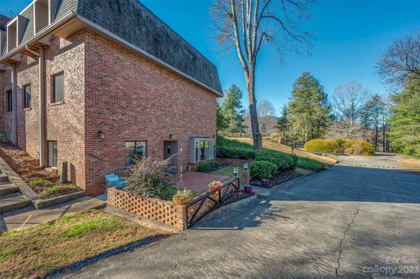 305 Grady AVE #E, Tryon, NC 28782