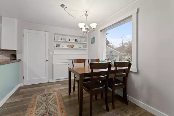 3004 N Maple Rd Rd, Millwood, WA 99206