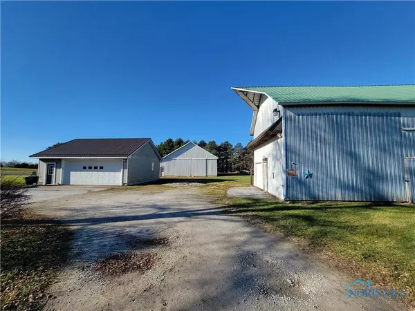 17383 Otsego PIKE, Bowling Green, OH 43402