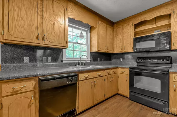 585 Starcliff CIR, Lancaster, SC 29720