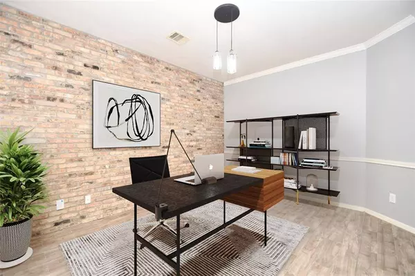 2701 St Elmos Fire, Deer Park, TX 77536