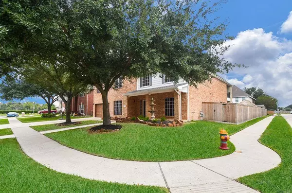 2701 St Elmos Fire, Deer Park, TX 77536