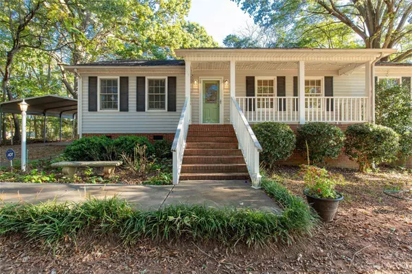 585 Starcliff CIR, Lancaster, SC 29720