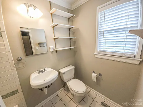 237 Wakefield DR, Charlotte, NC 28209