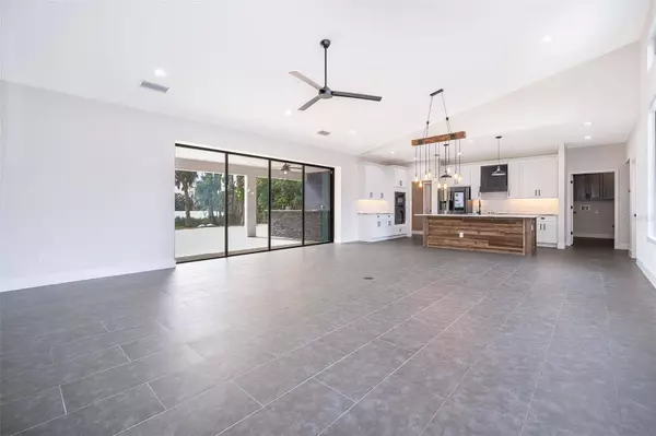 9801 LAKE GEORGIA DR, Orlando, FL 32817