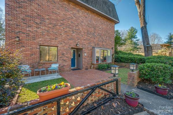 305 Grady AVE #E, Tryon, NC 28782