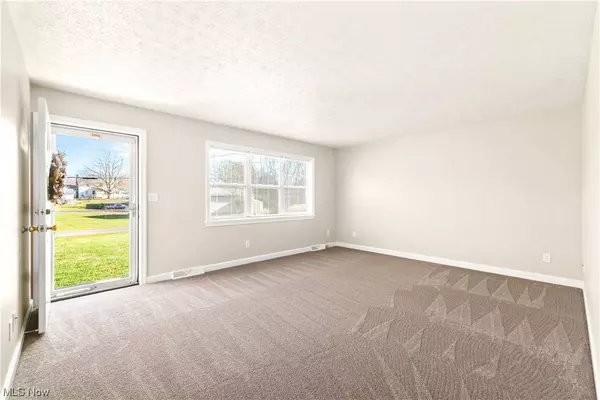 472 Columbine, Akron, OH 44312