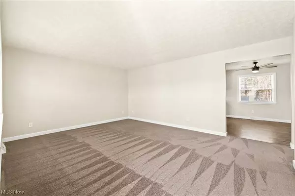 472 Columbine, Akron, OH 44312