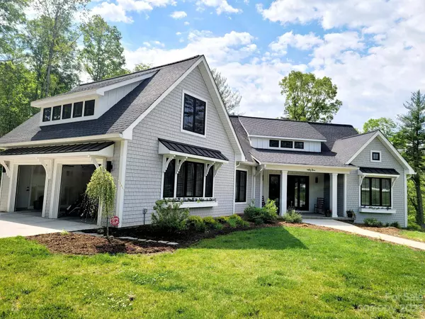 64 Winnipeg LN, Taylorsville, NC 28681