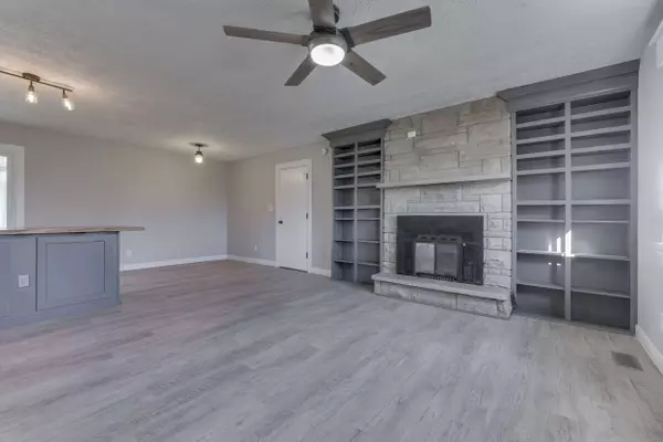 7902 S Sherman DR, Indianapolis, IN 46237