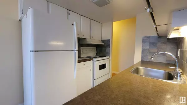 #1210 9909 104 ST NW, Edmonton, AB T5K 2G5