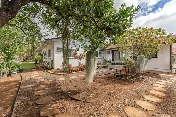 923 N Niheu Pl, Lahaina, HI 96761