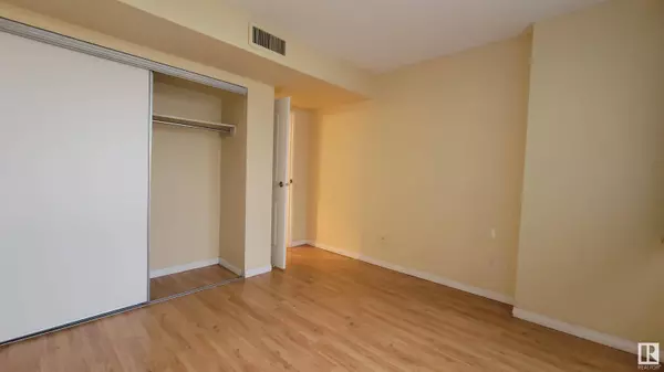 #1210 9909 104 ST NW, Edmonton, AB T5K 2G5