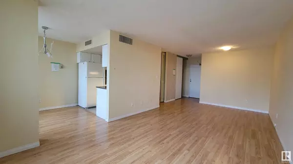 #1210 9909 104 ST NW, Edmonton, AB T5K 2G5