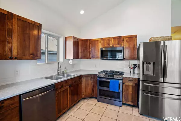 370 N 800 W, West Bountiful, UT 84087