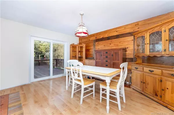 1680 Whirlwind Hill Road, Wallingford, CT 06492