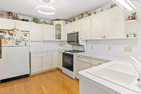 3923 Cottage LN, Minnetonka, MN 55305