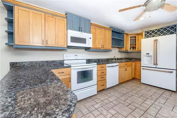 1680 Whirlwind Hill Road, Wallingford, CT 06492