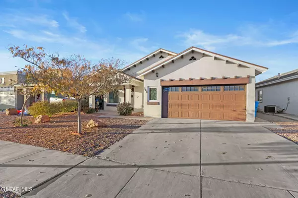 308 Villas Del Este Road, Socorro, TX 79927