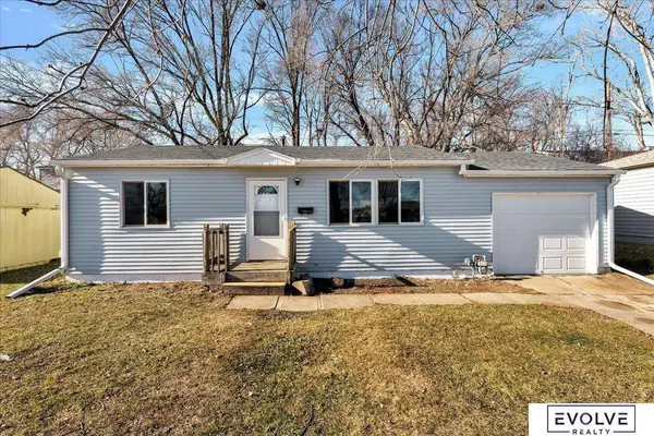 7358 S 69th Street, La Vista, NE 68128