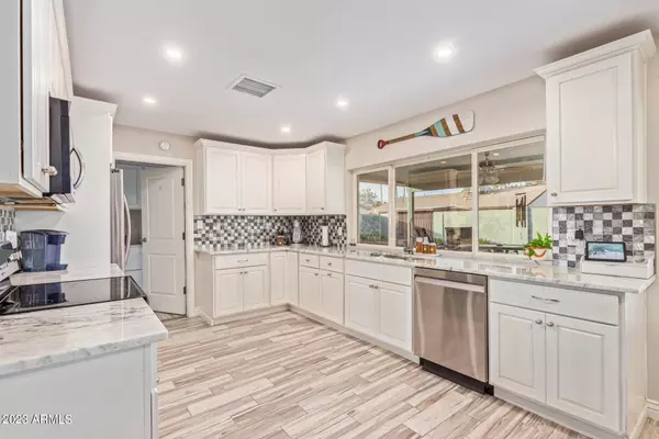 902 W Curry Street, Chandler, AZ 85225