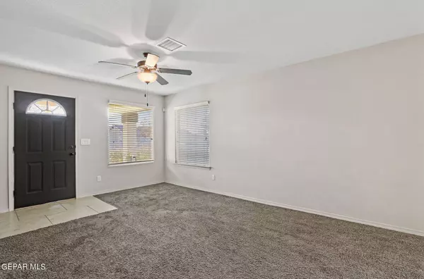 308 Villas Del Este Road, Socorro, TX 79927