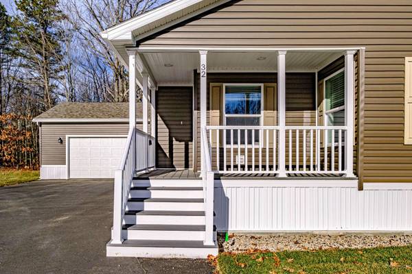 32 Conifer Drive, Lyman, ME 04002