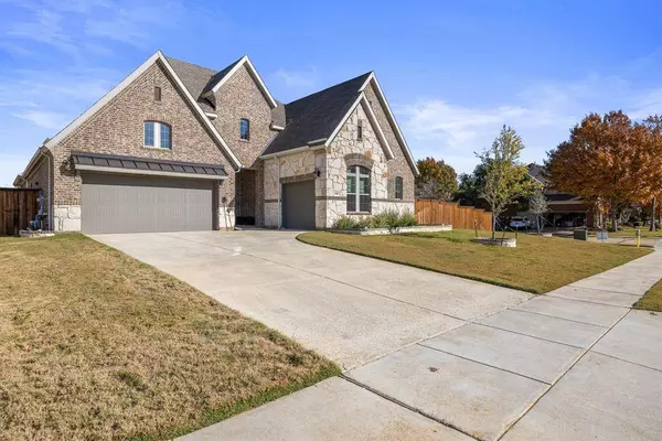 2800 Garrett Drive, Highland Village, TX 75077