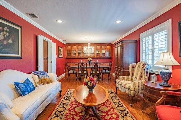 1002 Glenwick Lane, Arlington, TX 76012