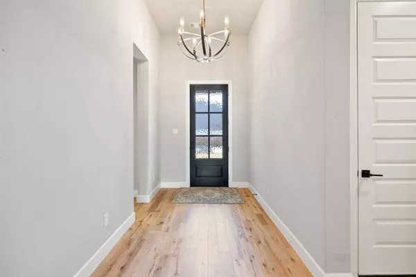 2800 Garrett Drive, Highland Village, TX 75077