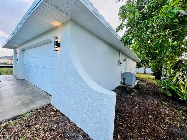 24 NE 20th CT, Cape Coral, FL 33909