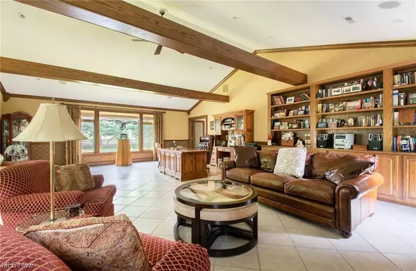 347 State Route 14, Columbiana, OH 44408