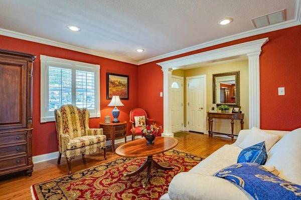 1002 Glenwick Lane, Arlington, TX 76012