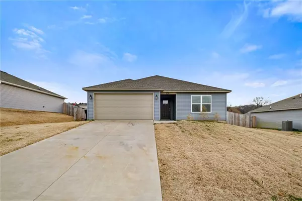 230 Colton Street, Huntsville, AR 72740