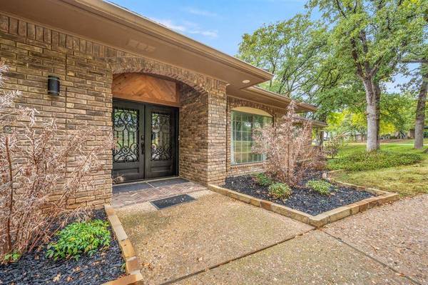 6155 Foxglove Court, Fort Worth, TX 76112